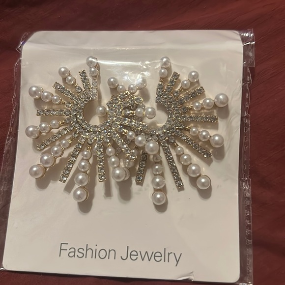 Jewelry - Pretty Earrings